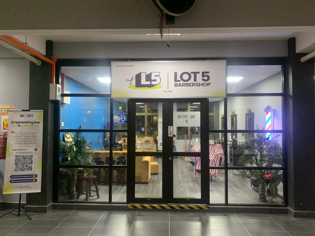 Lot 5 Barbershop Interior